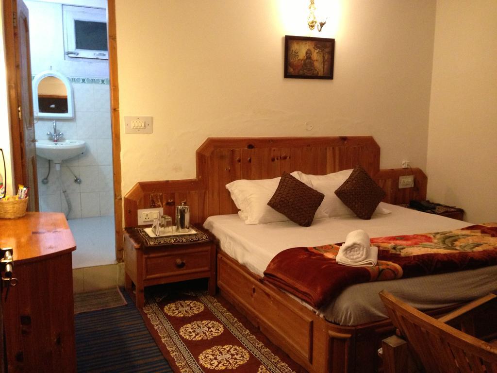 Akash Hills Hotel Manāli Buitenkant foto