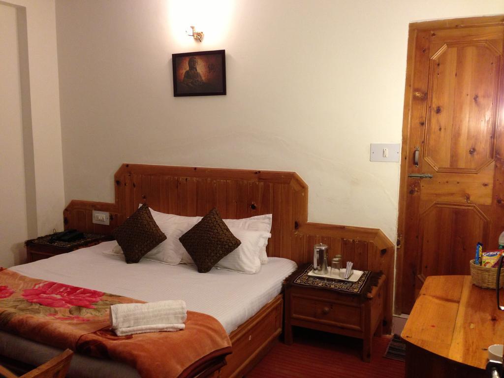 Akash Hills Hotel Manāli Buitenkant foto