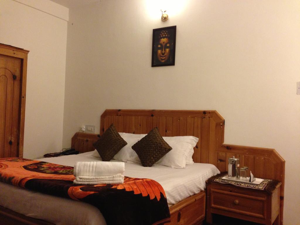Akash Hills Hotel Manāli Buitenkant foto