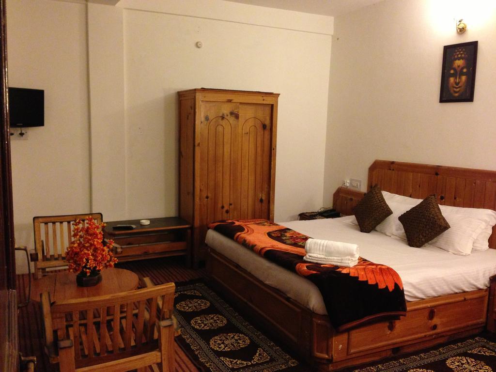 Akash Hills Hotel Manāli Buitenkant foto