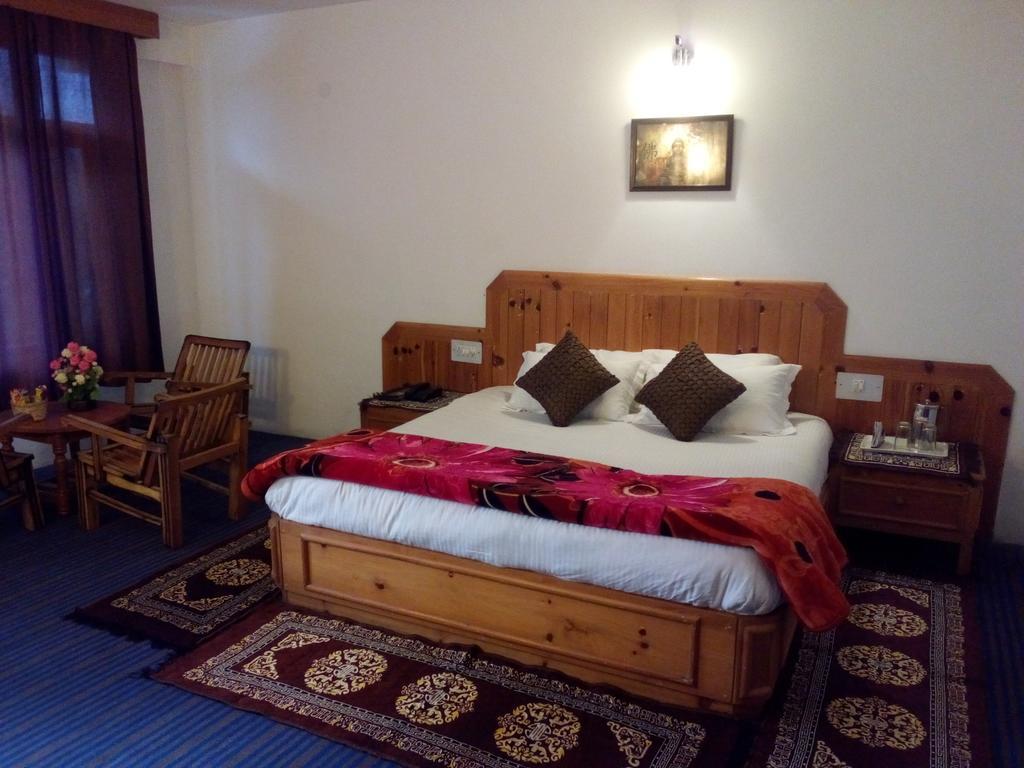 Akash Hills Hotel Manāli Kamer foto